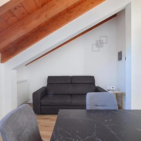 La Divina Mansarda Di Milano Apartmán *