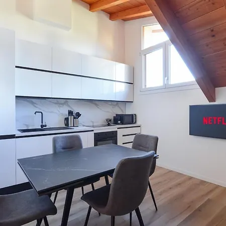 La Divina Mansarda Di Milano * Vittuone